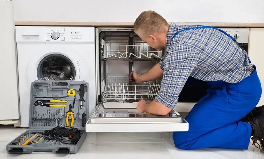 Kalecik Beko servisi teknisyen ekibi beyaz eşya tamiri yaparken